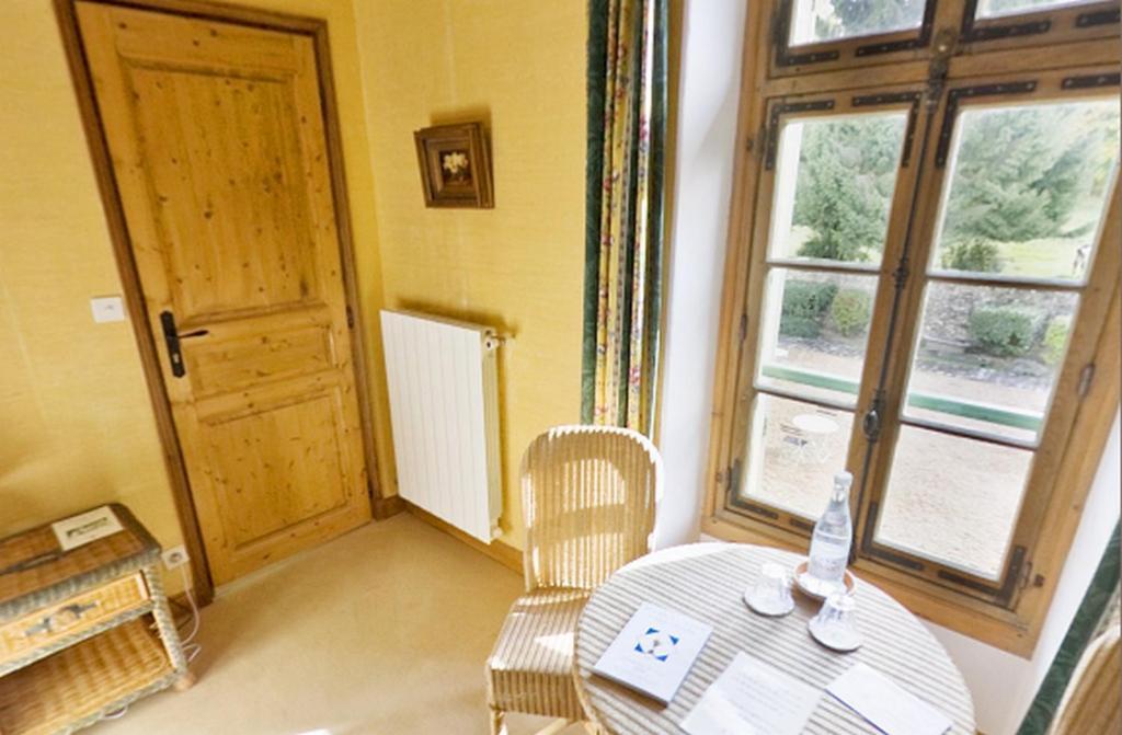 Hôtel La Ferme Des Vallees à Les Essarts-le-Roi Extérieur photo